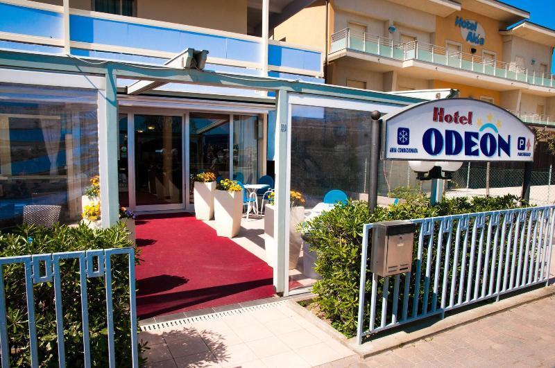 Hotel Odeon 切尔维亚 外观 照片